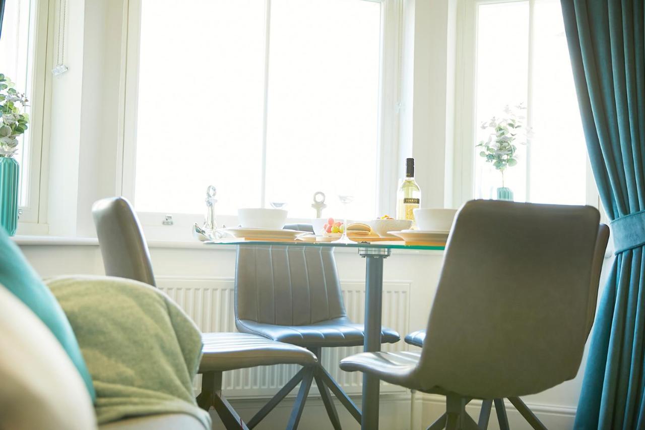 Sea View Serenity Breath Taking Sea View Sleeps 4 Скарбъро Екстериор снимка