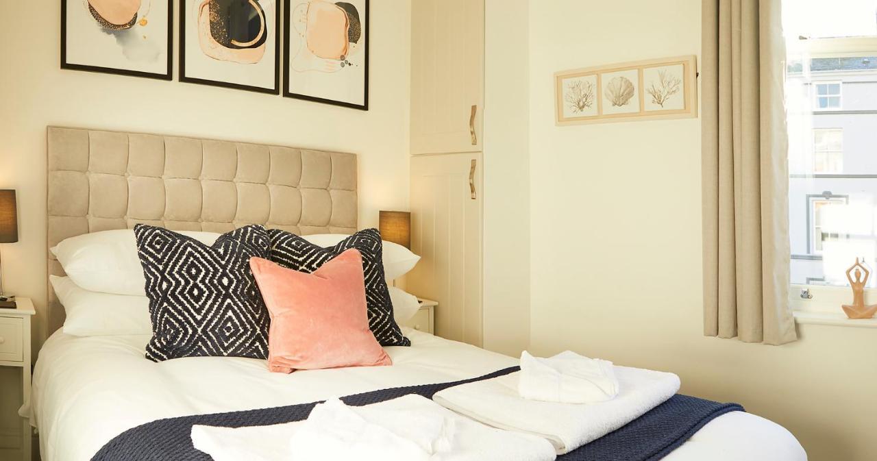 Sea View Serenity Breath Taking Sea View Sleeps 4 Скарбъро Екстериор снимка