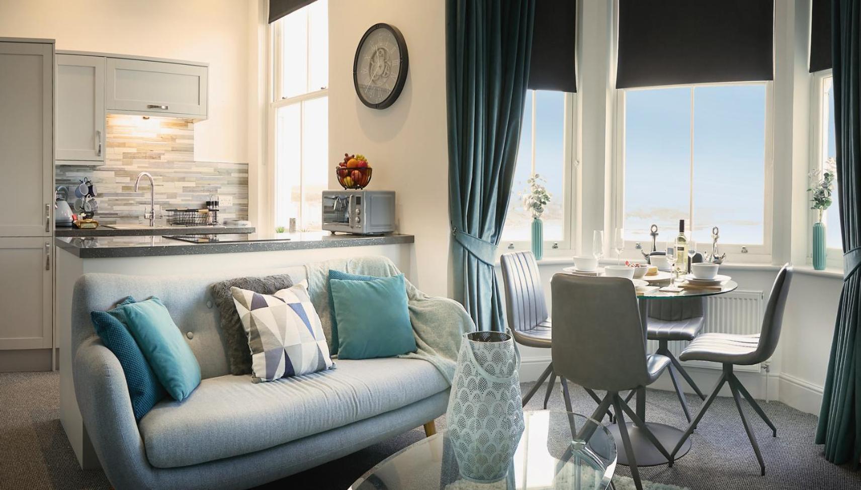 Sea View Serenity Breath Taking Sea View Sleeps 4 Скарбъро Екстериор снимка